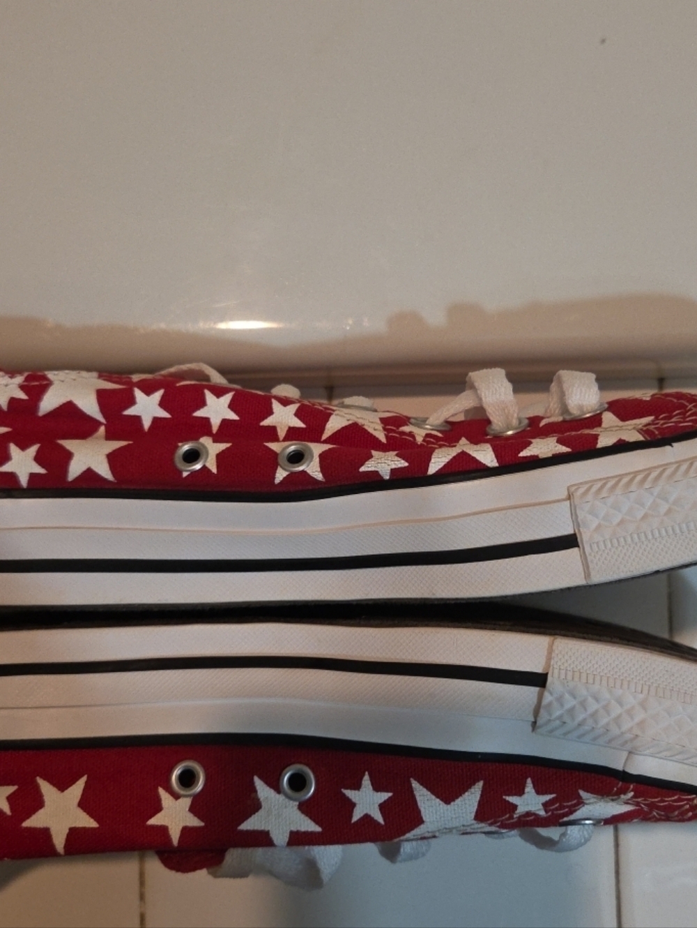 Converse All Star Red White Stars Low Top Sneakers Men's Sz 8 Women's 10 Chuck T - Picture 4 of 13